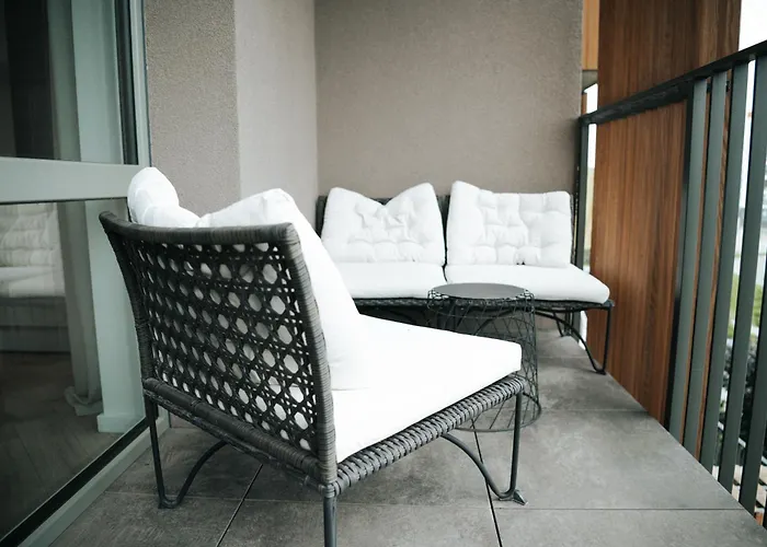 Breeze Flat, Self Ceck-in, Free Parking Апартаменти